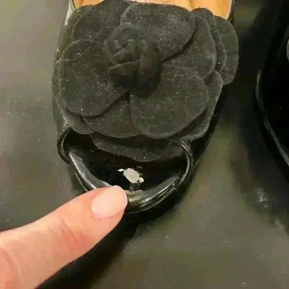 Sofft Black Patent Leather Peep‎ Toe Flower Pumps, Size 9.5 - Picture 9 of 11